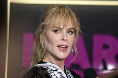 Nicole Kidman u mrežastoj kreaciji s ljuskicama hipnotizirala crveni tepih