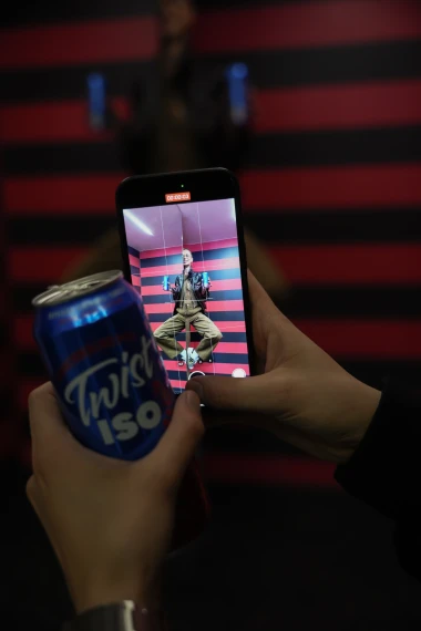 Twist ISO u Muzeju Iluzija predstavio novu kampanju koja okreće perspektivu hidracije