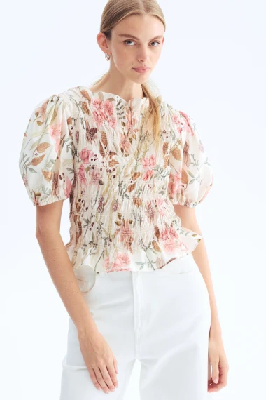 Cvjetna rapsodija i &scaron;arm točkica: Bluze koje će obilježiti proljeće