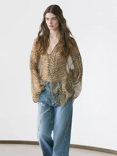 Cvjetna rapsodija i &scaron;arm točkica: Bluze koje će obilježiti proljeće