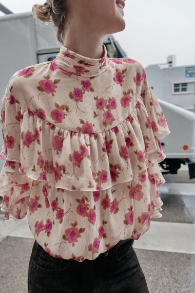 Cvjetna rapsodija i &scaron;arm točkica: Bluze koje će obilježiti proljeće