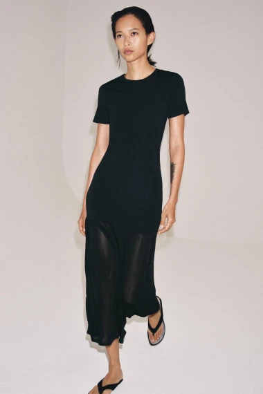 Pletene haljine su hit bez konkurencije &ndash; izdvojili smo najljep&scaron;e iz Zare