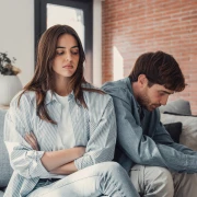 Pasivna agresija u braku: Prepoznajte je i zaustavite začarani krug