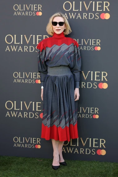 Moćna crna haljina: Cate Blanchett opet pokazala da je kraljica elegancije