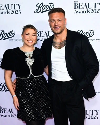 Love Island stiže: Ovi parovi pokazali su da se prava ljubav može roditi pred kamerama