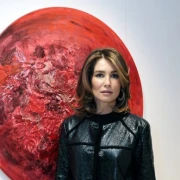 Pari&scaron;ki chic usred Zagreba: Mirela Forić Srna u crnom izdanju i zavodljivim crvenim cipelama