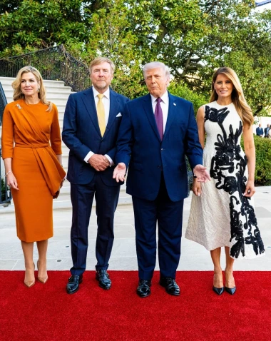 Melania Trump zablistala u bijeloj haljini koja je poput platna za cvijeće