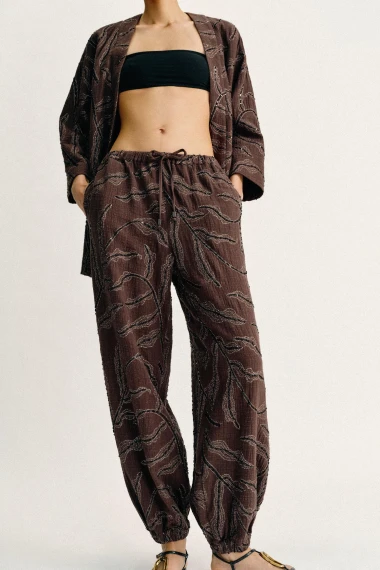 Dosta ti je traperica? Hlače balon kroja su chic modno rje&scaron;enje za proljeće i ljeto