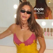 Kultna haljina: Hailey Bieber na Coachelli u rijetkom Dior komadu iz Gallianove ere