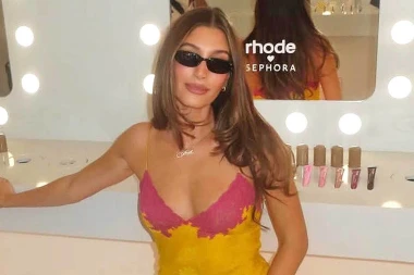 Kultna haljina: Hailey Bieber na Coachelli u rijetkom Dior komadu iz Gallianove ere