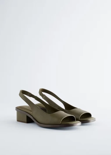 Od japanki do metalik modela: Ovo su sandale koje će obilježiti ljetnu sezonu