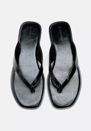 Od japanki do metalik modela: Ovo su sandale koje će obilježiti ljetnu sezonu