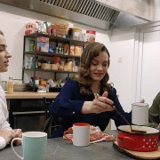 Zavirili smo na set "Divljih pčela" i otkrili njihov najtopliji ritual između snimanja scena