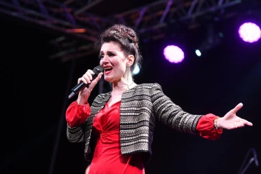 Bila je 'kraljica Torcide', a njene hitove i danas pjevamo: Doris Dragović slavi 65. rođendan