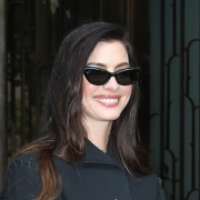 Anne Hathaway u traperu, Meryl Streep u odijelu: Tko je bolje odigrao modnu igru?