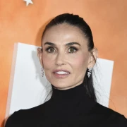 Demi Moore opet briljirala: 'Divlji' detalj njezine kombinacije zasjenio je sve ostalo