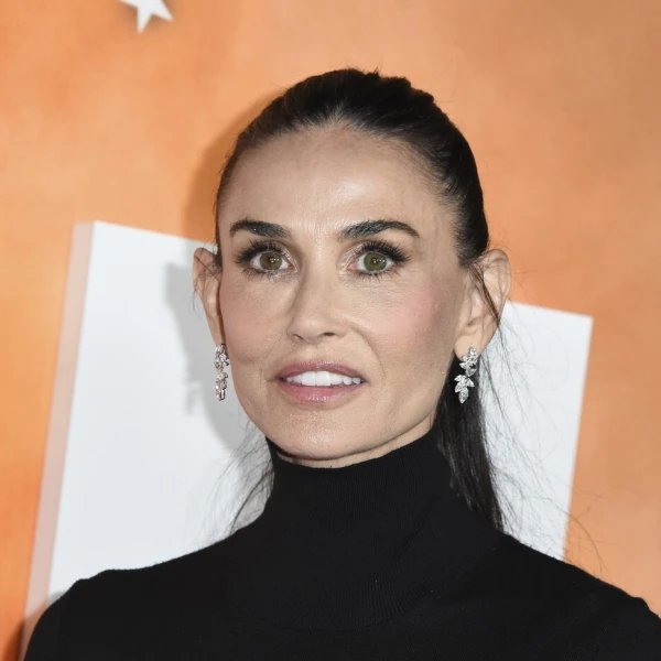 Demi Moore opet briljirala: 'Divlji' detalj njezine kombinacije zasjenio je sve ostalo
