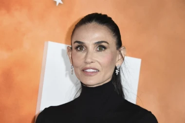 Demi Moore opet briljirala: 'Divlji' detalj njezine kombinacije zasjenio je sve ostalo