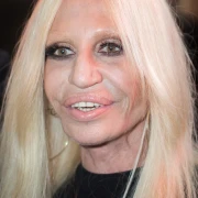 Izgledaju kao druge osobe: Slavne dame koje su estetski zahvati potpuno promijenili