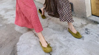 Balerinke u boji unose razigranost u modne kombinacije, a odu&scaron;evili su nas ovi modeli