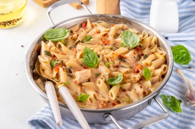 Kremasta tjestenina s piletinom: Ručak na stolu za manje od pola sata