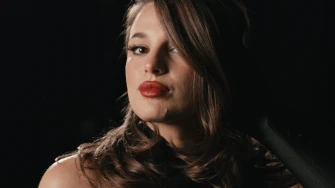 Du&scaron;ka Brčić &Scaron;u&scaron;ak osvaja novim singlom s retro prizvukom