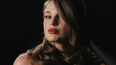 Du&scaron;ka Brčić &Scaron;u&scaron;ak osvaja novim singlom s retro prizvukom