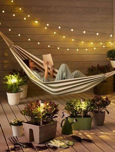 Stvori svoju oazu mira: Prona&scaron;li smo povoljne detalje za uređenje balkona