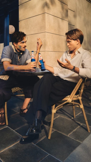 1664 lansira kampanju 'Unquestionably Good Taste' s Robertom Pattinsonom