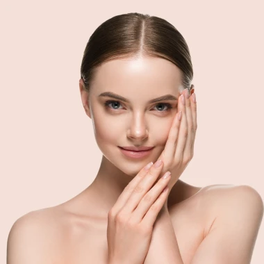 Te&scaron;ki puderi odlaze u drugi plan: Ovo su lagane podloge koje volimo u toplijim danima