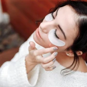 Umoran pogled? Evo kako pravilno njegovati kožu oko očiju