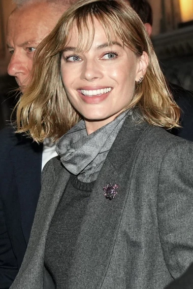 Novi imidž: Margot Robbie u moćnom Armani odijelu osvojila Milano