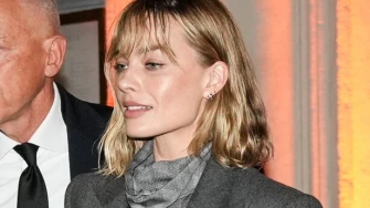 Novi imidž: Margot Robbie u moćnom Armani odijelu osvojila Milano