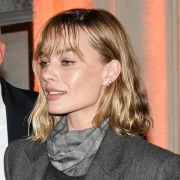 Novi imidž: Margot Robbie u moćnom Armani odijelu osvojila Milano
