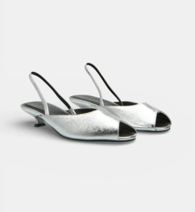 Cipele s otvorenim prstima opet su hit - sada elegantnije nego ikad