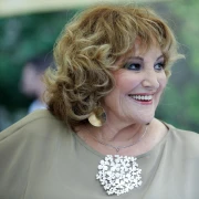 Tereza Kesovija opra&scaron;ta se od publike nakon 60 godina karijere: 'Ne mogu stajati bez &scaron;tapa, ali to mi ne smeta da pjevam'
