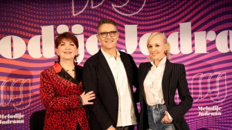 Modni sudar: Zorica Kondža u vatrenom leopardu, Jelena Rozga u chic minimalizmu