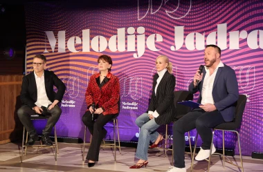 Modni sudar: Zorica Kondža u vatrenom leopardu, Jelena Rozga u chic minimalizmu