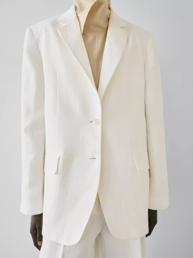 13 savr&scaron;enih: Bijeli sako podiže svaki look, a mi smo prona&scaron;li najbolje modele