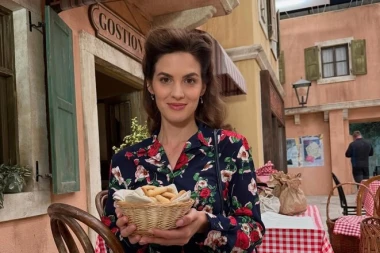 Arija Rizvić vodi nas iza kulisa serije 'Divlje pčele': Pogledajte kako se stvara čarolija 1950-ih