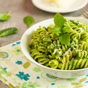 Kremasta tjestenina sa &scaron;pinatom i ricottom: Recept za ručak gotov u 20 minuta