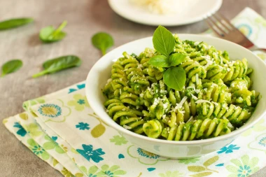 Kremasta tjestenina sa &scaron;pinatom i ricottom: Recept za ručak gotov u 20 minuta