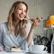 Horoskop za utorak: Ovnovi spremni za poslovne bitke, blizanci neka manje jedu