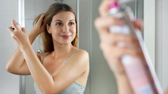 Uzrokuju li &scaron;amponi za suho pranje rak? TikTok je pun upozoravajućih videa