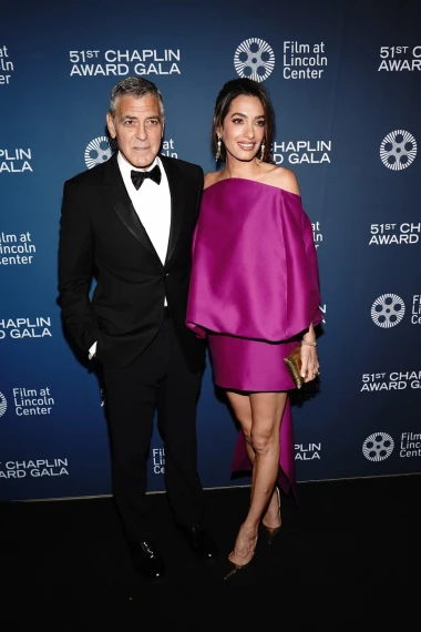 George Clooney osvojio nagradu, ali Amal ukrala show: U haljini boje fuksije istaknula svoj adut