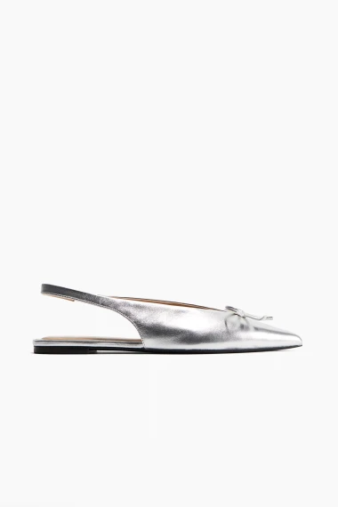 Trend koji se vraća svake sezone: Slingback cipele vladaju proljetnim kolekcijama