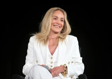 Sharon Stone vi&scaron;e ne izgleda ovako: Iznenadila promjenom imidža, ovo nije nosila godinama