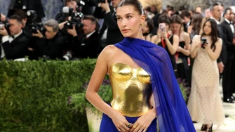 Metalik božice Met Gale: Hailey Bieber i Kim Kardashian u skulpturalnim korzetima