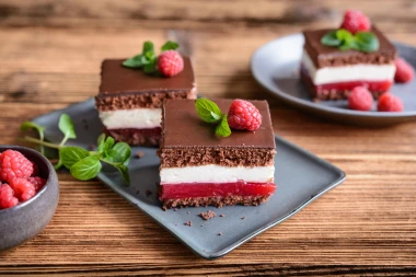 Kapri torta s malinama: Recept za neodoljivi spoj čokolade i voća