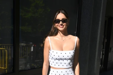 Miranda Kerr u chic kompletu koji svi žele: Prona&scaron;li smo slatku budget verziju